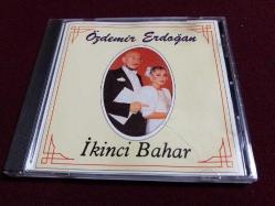 ÖZDEMİR ERDOĞAN SEZEN AKSU İKİNCİ BAHAR MÜZİK CD