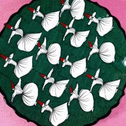 VINTAGE AA SAYHA SPECIAL HAND MADE İMZALI SEMAZENLER TASVİRLİ YEŞİL RENKLİ KÜTAHYA BÜYÜK ÇİNİ TABAK