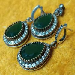VINTAGE ELİŞİ GÜMÜŞ YEŞİL TAŞLI BİR ÇİFT KÜPE VE KOLYE UCU ÜÇLÜ SET