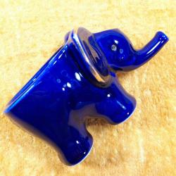 VINTAGE AVRUPA KOBALT RENKLİ PORSELEN FİL BİBLO KÜL TABLASI