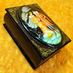 VINTAGE ELİŞİ PRENS VE PRENSES RESİMLİ RUS LAKE KÜÇÜK KUTU