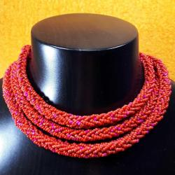 VINTAGE MERCAN GÖRÜNÜMLÜ CAM BONCUKLARDAN ELİŞİ HASIR ÖRGÜ GERDANLIK