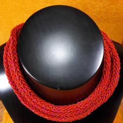 VINTAGE MERCAN GÖRÜNÜMLÜ CAM BONCUKLARDAN ELİŞİ HASIR ÖRGÜ GERDANLIK