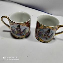 P3-- İKİ ADET UZAKDOĞU ÜRETİMİ ESKİ PORSELEN KAHVE FİNCANI--TABAKSIZ