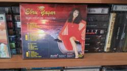 Ebru Yaşar -- Sevenler Ölmez Bu Sahilde - Çift Kaset