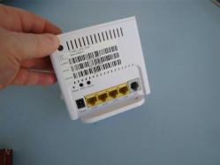 ZTE ZXHN H108N ADSL2+ 4 PORT 300 Mbps KABLOSUZ MODEM + ADAPTÖR - 2