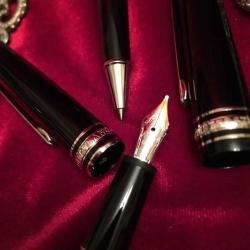 KALEM SET MONTBLANC ALTIN UÇLU PRESTİJ SETİ.DÜNYANIN EN İYİ KALEMLERİ OLARAK BİLİNEN BİR SET.DAHA İYİSİ YOK 605