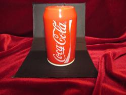 PORSELEN COCA COLA BÜYÜK BOYUTLU TUZLUK.ENDER BULUNUR BİR KOLEKSİYON PARÇASIDIR..ATIĞI VARDIR.583