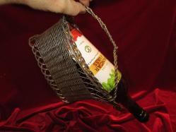 ŞARAPLIK SERVİS ASKISI.ÇOK ENDER OLDUKÇA YAŞLI EL İŞİ TEL ÖRME SANATININ ZİRVESİ NEFİS BİR OBJE 491