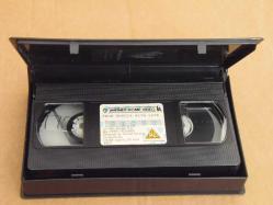 JAMES BOND 007-FROM RUSSIA WITH LOVE-RUSYADAN SEVGİLERLE(ORJİNAL DİL)TEMİZ VHS KASET.