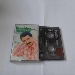 İBRAHİM TATLISES AT GİTSİN CAM BASKI KASET