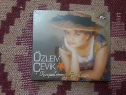 ÖZLEM ÇEVİK KURŞUNLANMIŞ RÜYALARIM JELATİNLİ CD