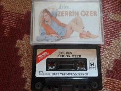 ZERRİN ÖZER İŞTE BEN KAĞIT BASKI