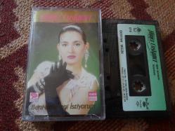 HÜNER ÇOŞKUNER BENİ SEVMENİ İSTİYORUM KAĞIT BASKI