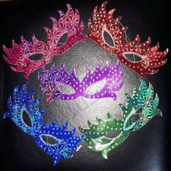 8 ADET YILBAŞI MASKESİ RENKLİ MASKE PARTİ MASKESİ METALİZE KAĞIT MASKE DOĞUM GÜNÜ MASKESİ RENKLİ