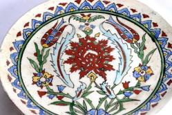Kütahya porselen el boyaması oldukça yaşlı duvar tabağı. Ç:23cm.