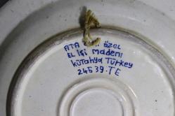 Kütahya porselen el boyaması duvar tabağı. İmzalı. Ç:30cm.