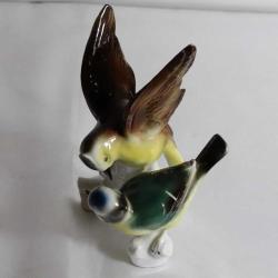 W&A imzalı ve imalat damgalı Alman porseleni kuşlar figürlü biblo. Y. 14,5cm.