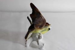 W&A imzalı ve imalat damgalı Alman porseleni kuşlar figürlü biblo. Y. 14,5cm.