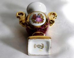 Limoges imzalı el boyaması porselen minyatür çift kulplu vazo. Y 12,5cm.