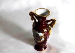 Limoges imzalı el boyaması porselen minyatür çift kulplu vazo. Y 10cm.