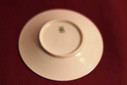 İmzalı ve imalat damgalı, gül motifli, el boyaması Alman çift porselen kahve fincanı. Y:6 cm.