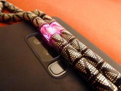 Gümüş püsküllü, gümüş işlemeli, usta işi ateş kehribar 33'lük tesbih. Püskül dahil 29cm.