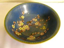 Cloisonne mine işlemeli vazo ve meyvelik seti. Vazo Y:32cm. Meyvelik Ağız çapı 26cm.