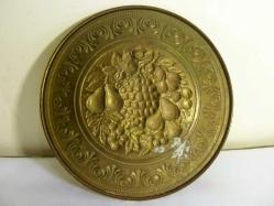 Pirinçten mamul meyve desenli duvar tabağı Ç.30 cm.