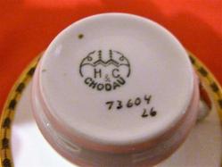 HC Chodau imzalı ve imalat damgalı bir çift porselen kahve fincanı. Y:5,5 cm