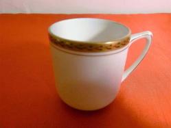 HC Chodau imzalı ve imalat damgalı bir çift porselen kahve fincanı. Y:5,5 cm