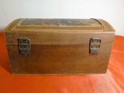 Ahşap küçük sandık. Boyut 21x14cm. Y.11cm