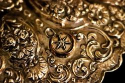 Abdülhamit tuğralı, sah damgalı, gümüş, el kakması Osmanlı duvar aynası. Net 272gr. 33x24cm.