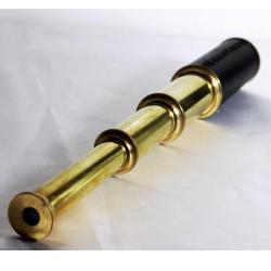 Pirinç 4 kademeli gemici dürbünü. Boyu açık. 37,5cm. kapalı 14cm.