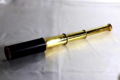 Pirinç 4 kademeli gemici dürbünü. Boyu açık. 37,5cm. kapalı 14cm.