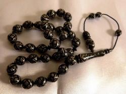 Gümüş işlemeli, usta işi 33'lük Erzurum oltu taşı tesbih. Püskül dahil 39cm.