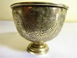 Osmanlı tuğralı,sah damgalı, porselen fincanlı, gümüş zarf. Y 4,5cm. Ağız çapı.5,5cm.