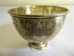 Osmanlı tuğralı,sah damgalı, porselen fincanlı, gümüş zarf. Y 4,5cm. Ağız çapı.5,5cm.