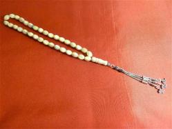 Gümüş püsküllü 33'lük sedef taşlı tesbih. Püskül dahil 30cm.