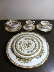 Coalport 1780 imzalı İngiliz porselen yemek takımı. 19 Y.y. 96 parça
