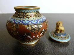 Cloisonne mine işlemeli şekerlik. Y:9 cm