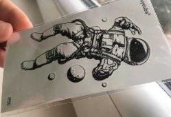 Geçici Dövme 3D Astronot Uzay Gerçekçi 3 Boyutlu Su Geçirmez Tattoo Kol Bilek Omuz Sırt Dövmesi