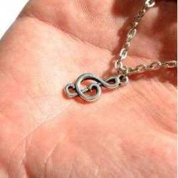 Sol Anahtarı Müzik Sever Kolye Gümüş Renk Ufak Boyutlu Metal Erkek Kadın Zarif Nota Kolye