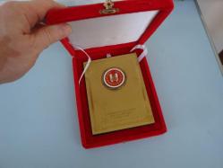 Orj. KADİFE KUTUSUNDA ( GNKUR. TSASD. ) PİRİNÇ HATIRA PLAKET 1999-2000 HİZMET ANISI