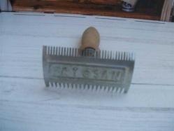 ESKİ METAL - HAYVAN SIRTI KAŞIMA KAŞAĞISI - BOYU 15 CM