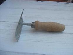 ESKİ METAL - HAYVAN SIRTI KAŞIMA KAŞAĞISI - BOYU 15 CM