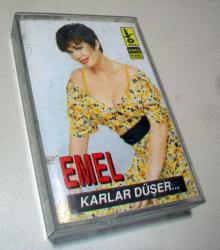 emel müftüoğlu-karlar düşer-farklı baskı-kaset-ambalajlı kaset