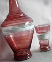 ESKİ ATÖLYE İŞİ İNCE CAM EL BOYAMA 1 SÜRAHİ VE 1 ADET BARDAK SÜRAHİ BOY 26 ÇAP 4.5 CM BARDAK 10 CM