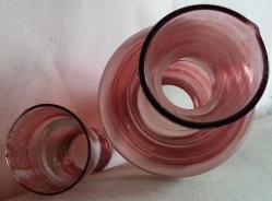 ESKİ ATÖLYE İŞİ İNCE CAM EL BOYAMA 1 SÜRAHİ VE 1 ADET BARDAK SÜRAHİ BOY 26 ÇAP 4.5 CM BARDAK 10 CM