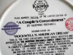 U.S.A 1985 ROMANTİK ÇİFT VE KEDİ RESİMLİ İMZALI PORSELEN DUVAR TABAĞI ASMA APARATI YOK ÇAP 21.5 CM
